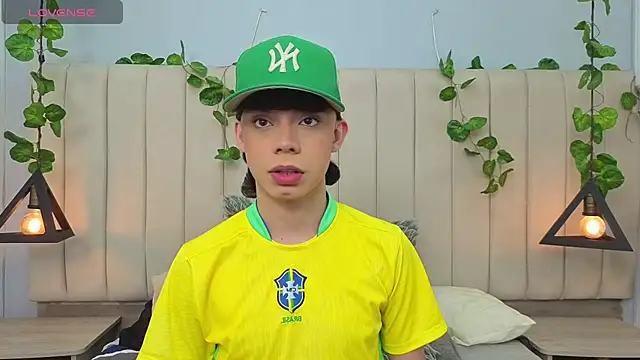 milan zapata online show from May 11, 2026, 10:40 pm