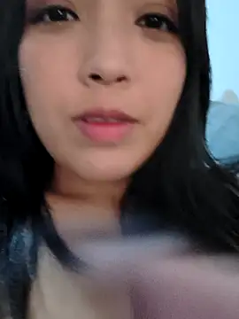 Snapshot of Thanilopera chatting on May 6, 2026, 7:41 pm Thanilopera online show from May 6, 2026, 7:41 pm