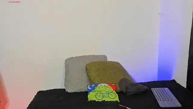  IanLark online show from May 19, 2026, 1:56 am