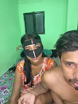Snapshot of hot-couple-0 chatting on June 26, 2026, 6:23 pm hot-couple-0 online show from June 26, 2026, 6:23 pm