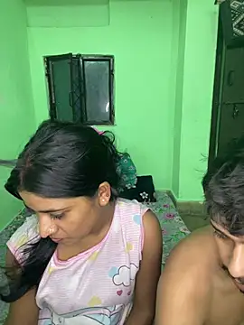 Snapshot of hot-couple-0 chatting on June 28, 2026, 11:38 am hot-couple-0 online show from June 28, 2026, 11:38 am