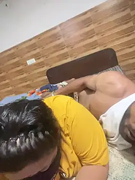 Snapshot of hot-couple-0 chatting on August 3, 2026, 4:33 pm hot-couple-0 online show from August 3, 2026, 4:33 pm