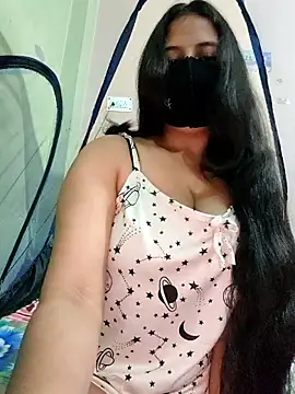 Snapshot of Priya_9945 chatting on May 4, 2026, 5:58 am Priya 9945 online show from May 4, 2026, 5:58 am