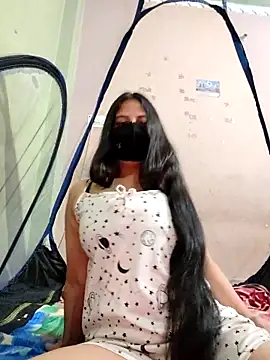 Snapshot of Priya_9945 chatting on May 15, 2026, 4:19 am Priya 9945 online show from May 15, 2026, 4:19 am