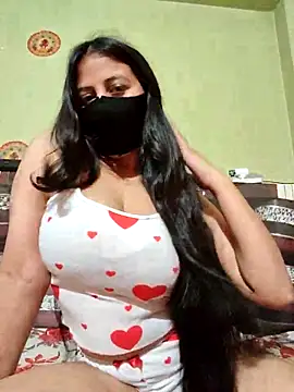 Snapshot of Priya_9945 chatting on May 24, 2026, 4:28 am Priya 9945 online show from May 24, 2026, 4:28 am