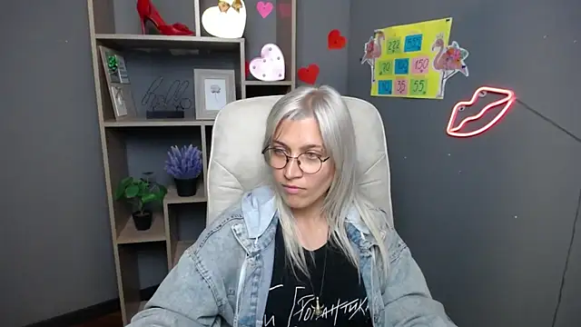 Snapshot of RubyDaviss chatting on May 6, 2026, 6:02 pm RubyDaviss online show from May 6, 2026, 6:02 pm