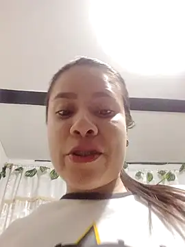 Snapshot of Nicol_Alvarez1 chatting on April 27, 2026, 4:21 am Nicol Alvarez1 online show from April 27, 2026, 4:21 am