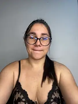 Snapshot of mia_khalaf chatting on May 10, 2026, 2:39 am mia khalaf online show from May 10, 2026, 2:39 am