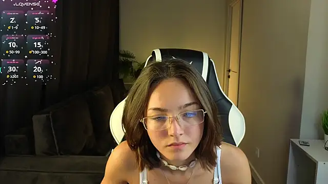 Snapshot of Leslie_Scott chatting on July 5, 2026, 1:01 am Leslie Scott online show from July 5, 2026, 1:01 am
