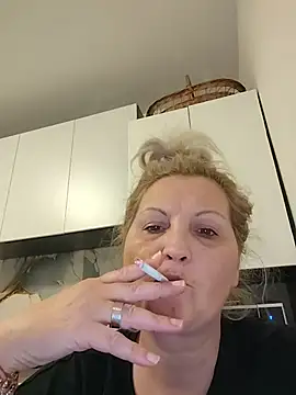 Divineblond online show from March 5, 2026, 8:27 pm