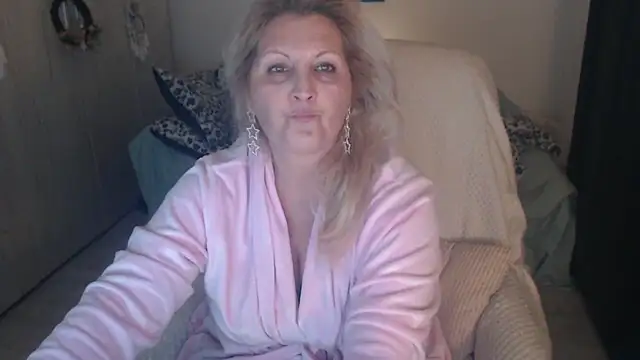 Divineblond online show from March 23, 2026, 9:08 pm