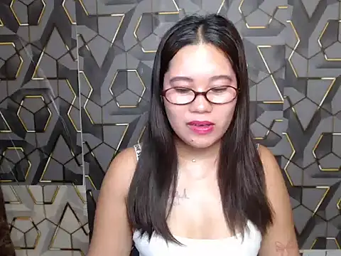 Snapshot of ur_prettychelsie chatting on June 10, 2026, 11:13 pm ur prettychelsie online show from June 10, 2026, 11:13 pm