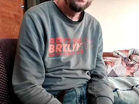 horny800 online show from May 4, 2026, 4:47 pm