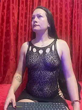 SamiiContreras  online show from May 13, 2026, 11:18 am