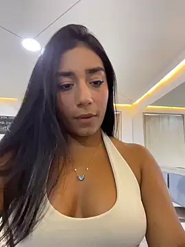 Snapshot of SaryJonex chatting on May 2, 2026, 1:27 pm SaryJonex online show from May 2, 2026, 1:27 pm