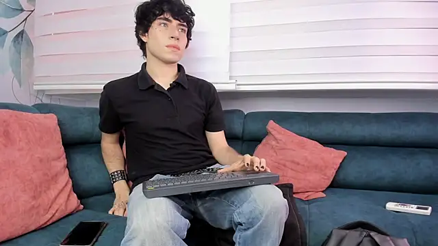 DemonFoxx online show from April 27, 2026, 1:42 pm