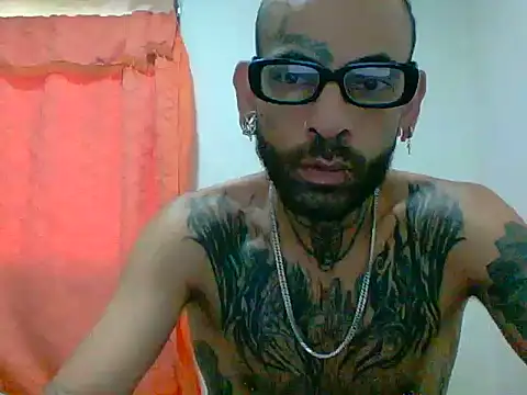 Snapshot of Demon_Rose_ chatting on July 4, 2026, 8:15 pm Demon Rose online show from July 4, 2026, 8:15 pm