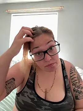SecretRavenXO online show from May 24, 2026, 12:54 pm