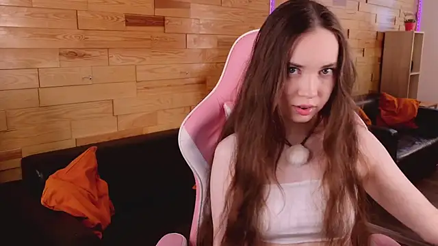 LilaMccoy online show from August 4, 2026, 3:53 am