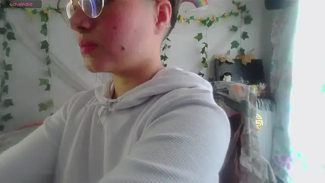 Meiling san online show from April 27, 2026, 4:27 pm