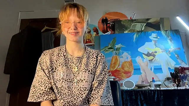 Snapshot of sarawhisperr chatting on May 4, 2026, 3:08 pm sarawhisperr online show from May 4, 2026, 3:08 pm