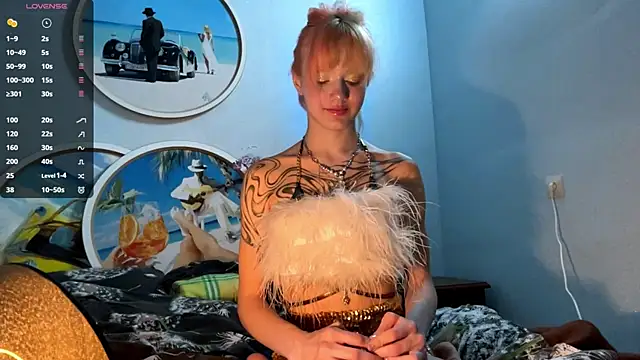 Snapshot of sarawhisperr chatting on June 5, 2026, 6:35 pm sarawhisperr online show from June 5, 2026, 6:35 pm