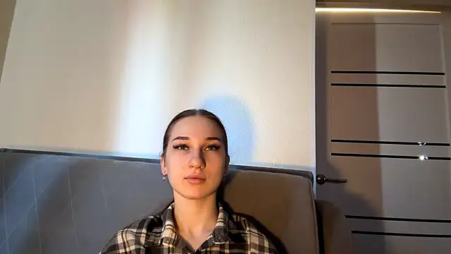 OliviaBuckaloo online show from April 26, 2026, 12:47 pm