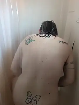 RosieSwitchBitch online show from May 9, 2026, 4:12 pm