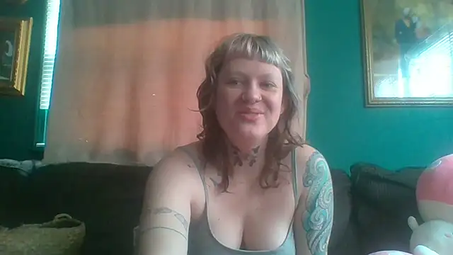 RosieSwitchBitch online show from May 11, 2026, 1:17 pm