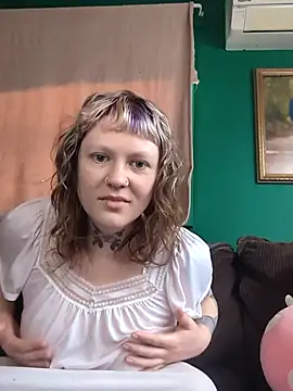 RosieSwitchBitch online show from May 12, 2026, 12:02 pm
