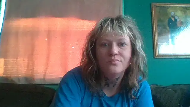 Snapshot of RosieSwitchBitch chatting on June 26, 2026, 11:14 am RosieSwitchBitch online show from June 26, 2026, 11:14 am
