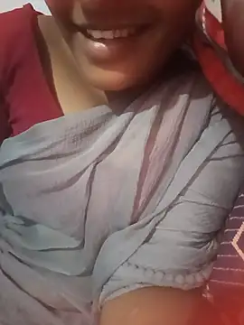Snapshot of Tamil_Hot_HoneyBee chatting on June 15, 2026, 7:54 am Tamil Hot HoneyBee online show from June 15, 2026, 7:54 am