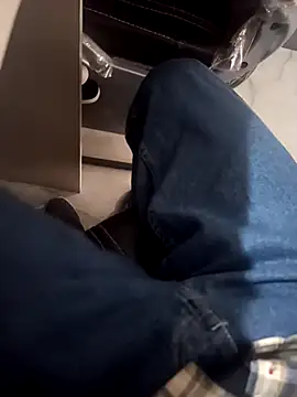 Robin681 online show from April 25, 2026, 9:23 am