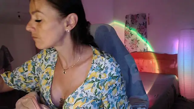 Snapshot of missydiorr10 chatting on May 26, 2026, 10:44 am missydiorr10 online show from May 26, 2026, 10:44 am