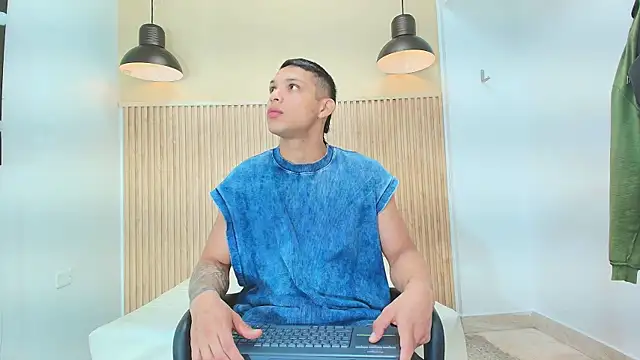 Snapshot of Brandon_Mercuri chatting on June 5, 2026, 12:44 pm Brandon Mercuri online show from June 5, 2026, 12:44 pm