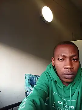Mphoza0211 online show from June 11, 2026, 5:05 am