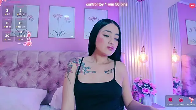 Snapshot of Ariana_west_ chatting on June 3, 2026, 1:03 pm Ariana west online show from June 3, 2026, 1:03 pm