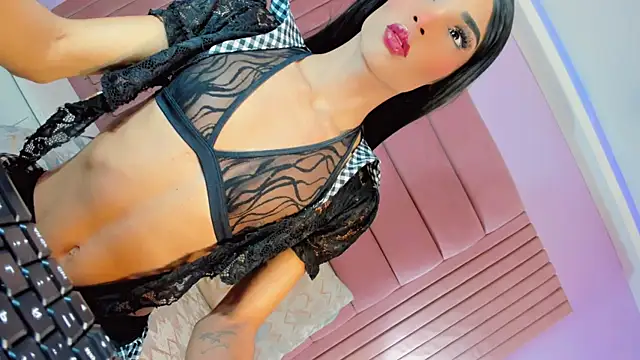 Snapshot of Darianavelazquez chatting on June 7, 2026, 5:00 am Darianavelazquez online show from June 7, 2026, 5:00 am