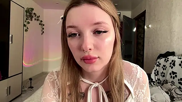 Snapshot of Elinthegreat chatting on May 10, 2026, 3:06 pm Elinthegreat online show from May 10, 2026, 3:06 pm