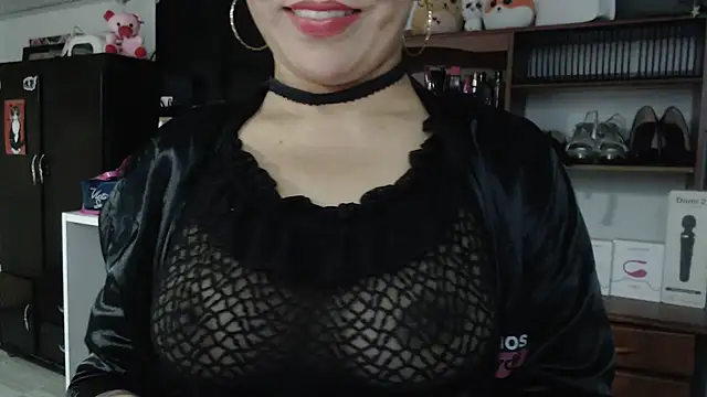 Snapshot of nadia__abaud chatting on February 8, 2025, 12:38 am nadia abaud online show from February 8, 2025, 12:38 am