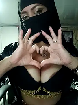 Snapshot of nadia__abaud chatting on March 10, 2025, 11:27 pm nadia abaud online show from March 10, 2025, 11:27 pm