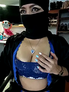 Snapshot of nadia__abaud chatting on September 30, 2025, 1:43 am nadia abaud online show from September 30, 2025, 1:43 am