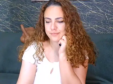 curlygirl35 online show from June 10, 2026, 9:57 pm
