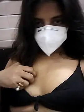 NAUGHTY-RASHI online show from May 15, 2026, 10:28 pm