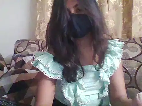 NAUGHTY-RASHI online show from May 25, 2026, 7:09 pm
