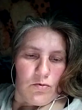 IrisMaris37 online show from May 12, 2026, 1:52 pm