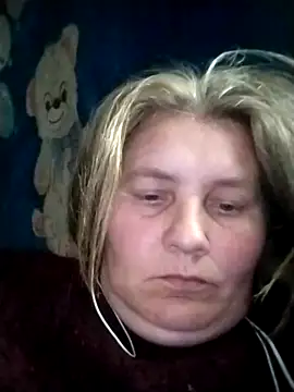IrisMaris37 online show from June 15, 2026, 12:29 pm