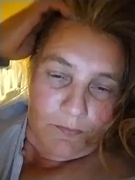 IrisMaris37 online show from July 24, 2026, 3:32 pm