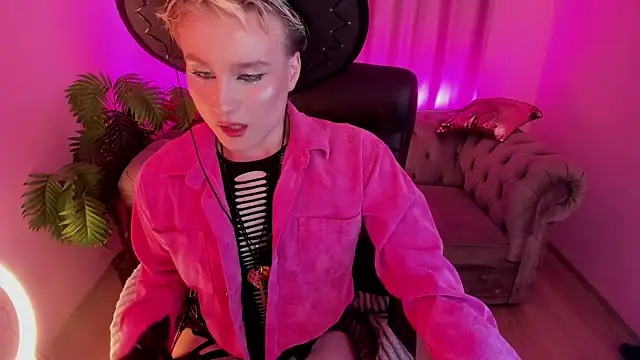 Snapshot of cumboydoll chatting on April 29, 2026, 2:32 pm cumboydoll online show from April 29, 2026, 2:32 pm