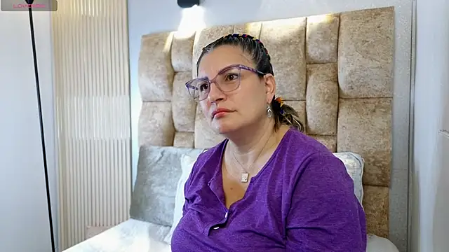 Snapshot of Carolina_crus_ chatting on June 7, 2026, 11:03 am Carolina crus online show from June 7, 2026, 11:03 am